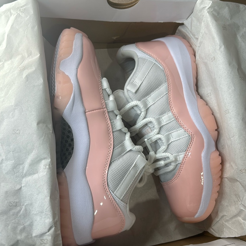 Jordan Legend 11s Size 5.5 in Women